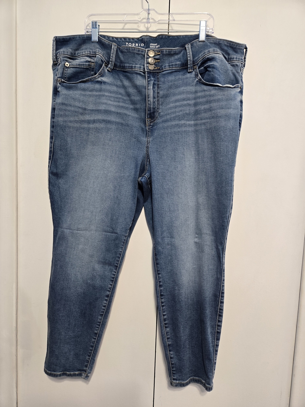 Torrid Super Soft Jegging 26S Triple Button Skinny Jeans Plus Size